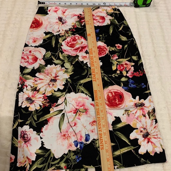 7th AVENUE - PENCIL SKIRT FLORAL (buy one or both) FIRM PRICE - Picture 8 of 13